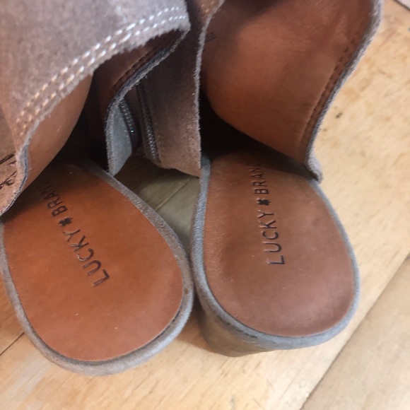 Women’s Lucky Brand Booties “Listana” Suede Embroidered Peep Toe SZ 8M EU 38 - Picture 4 of 11